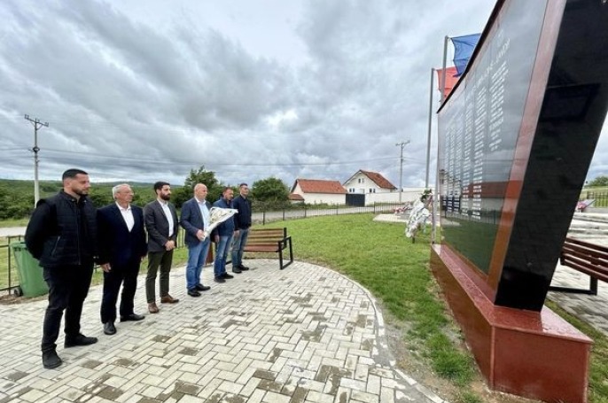 Kryetari Lladrovci përkujtoi dëshmorin, Nystret Halili